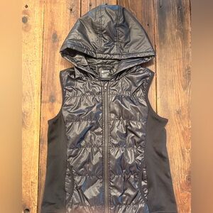 Girl’s Zella Black Zippered Hooded Vest size XL (14-16)